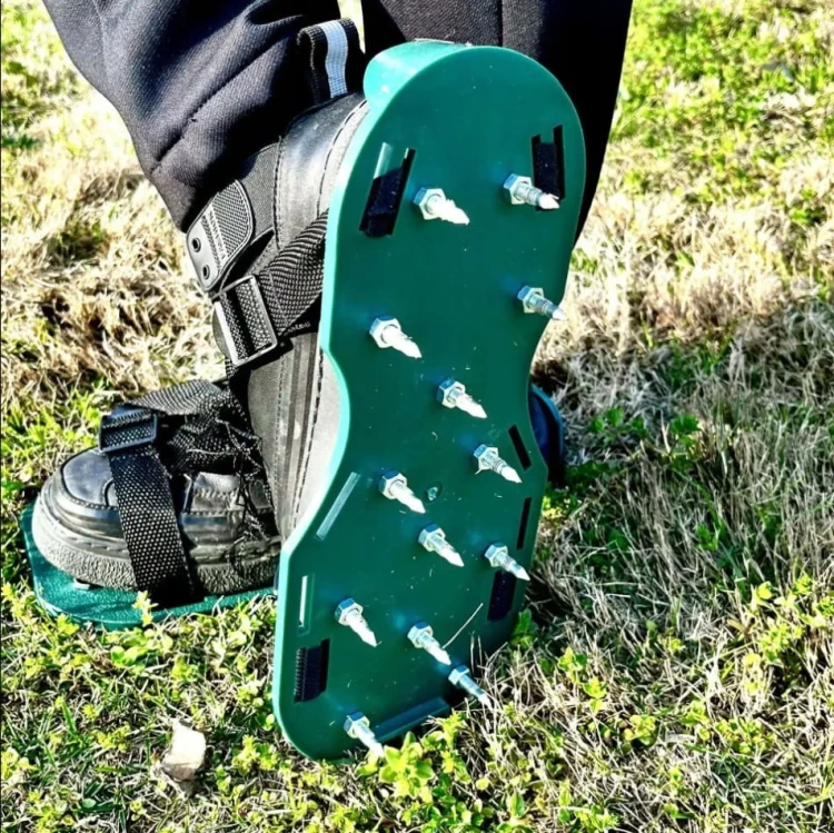 AERATOR WERTYKULATOR BUTY Z KOLCAMI DO NAPOWIETRZANIA TRAWNIKA OGRODU KOLCE